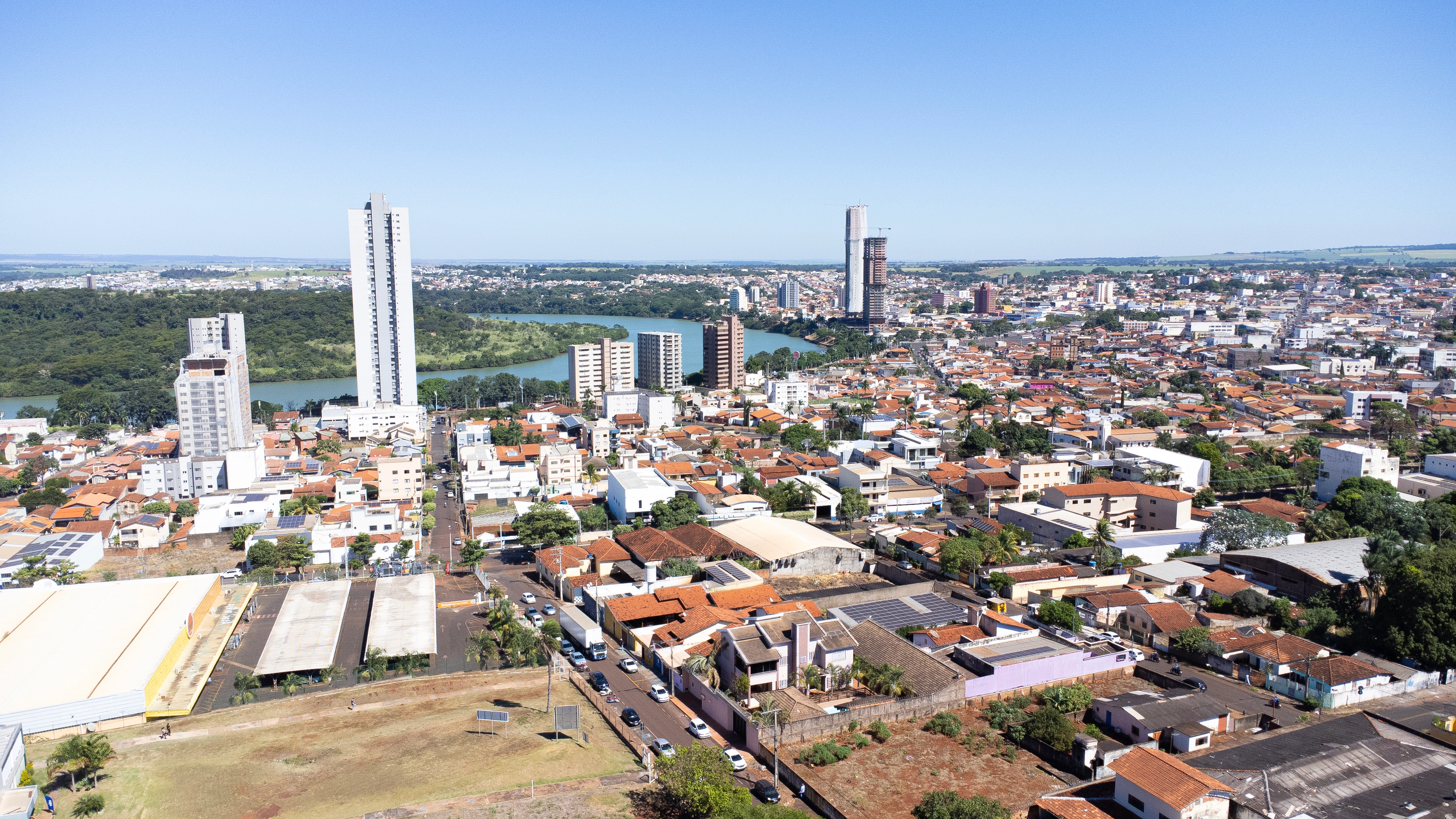 Vista do Rio Paranaíba a partir dos apartamentos do CYANO
